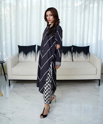 Contrass Black